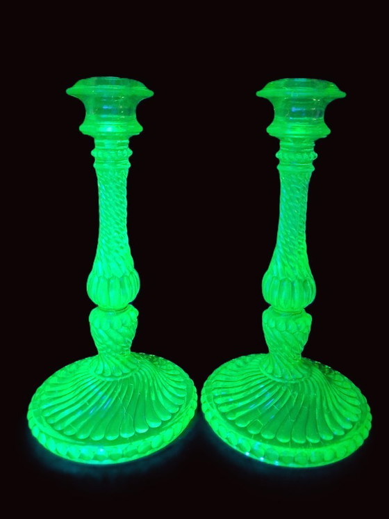 Image 1 of 2 kandelaars van uraniumglas - 30s