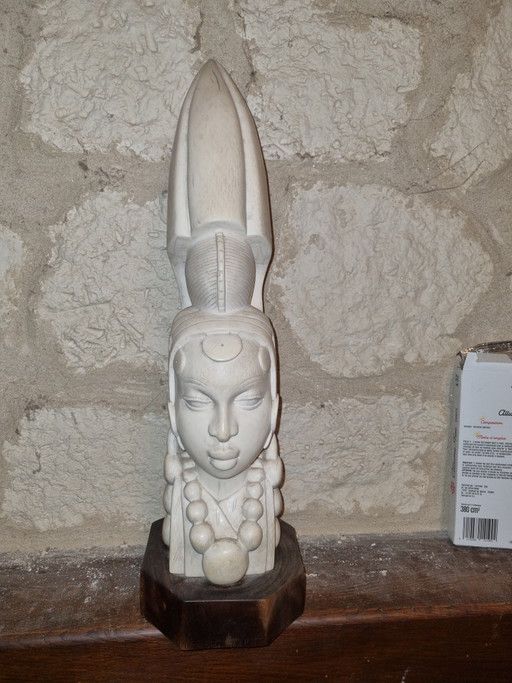 Enorme statua africana in Congo Belga