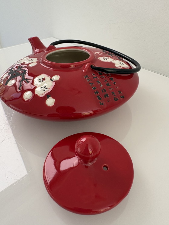 Image 1 of Traditional Japanese teapot in red ceramic, 700 ml capacity