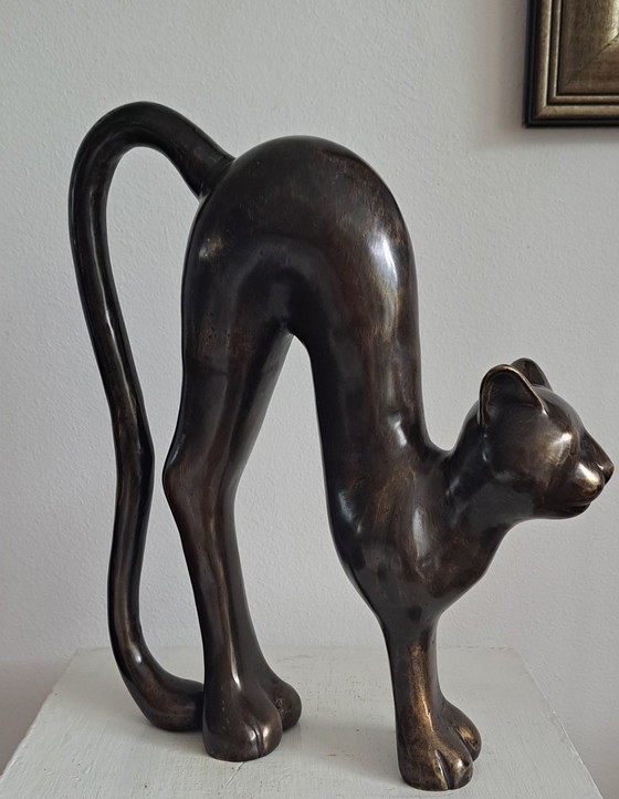 Image 1 of Scultura in bronzo di un gatto con la schiena alta