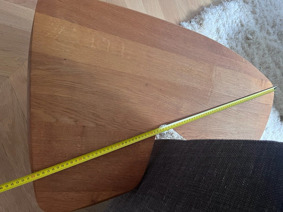 Organisch geformter Sofa-Beistelltisch – Linteloo, Beistelltische, Holz, Chrom (photo 5 of 5)