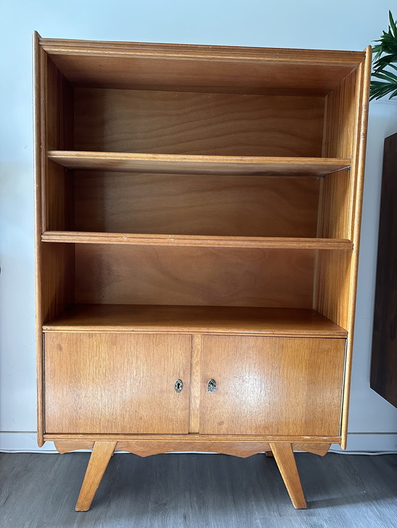 Image 1 of Gabinete de mediados de siglo, década de 1960