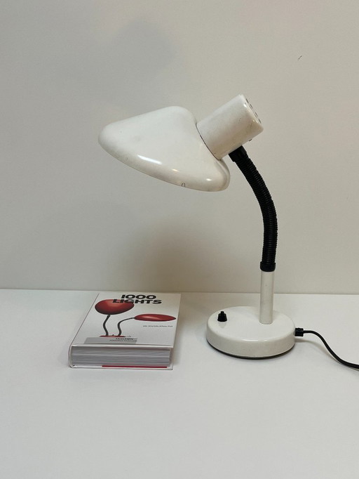 Playful, white desk lamp from Massive Belgium
