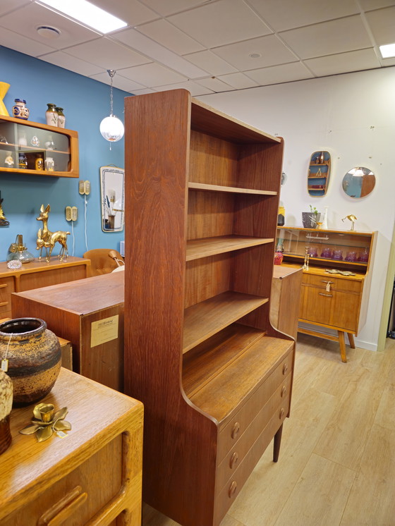 Image 1 of Vintage Deense Boekenkast Openkast Ladekast