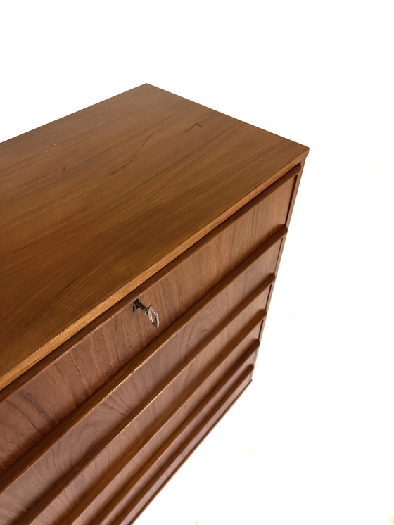 Image 1 of Vintage Deense teakhouten ladekast ‘60