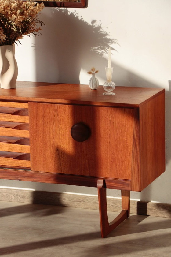 Image 1 of Elliotts of Newbury Teak Dressoir – Mid-Century Design