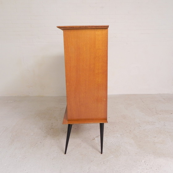 Image 1 of Secretaire met schuifdeuren op ranke poten, jaren 50