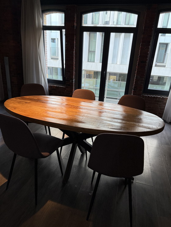 Image 1 of Ovaler Tisch mit Spinnenbeinen – 180 cm – Mangoholz