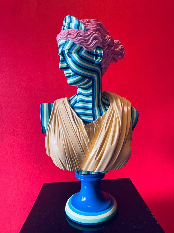 Image 1 of Busto - 'Elegancia estricta'