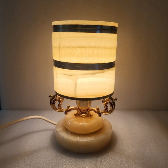 Image 1 of Lampe à poser en albâtre et laiton 