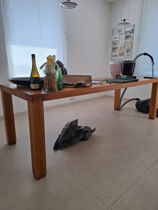 Dining room table walnut with dovetail joints