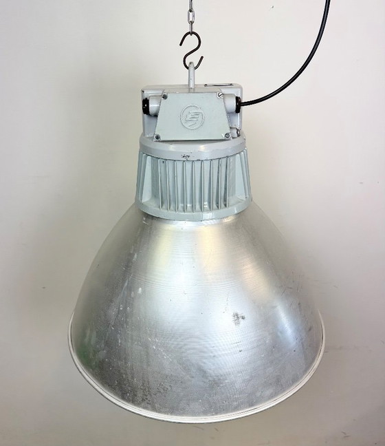 Image 1 of Große industrielle Aluminium-Pendelleuchte von Elektrosvit, 1960er Jahre