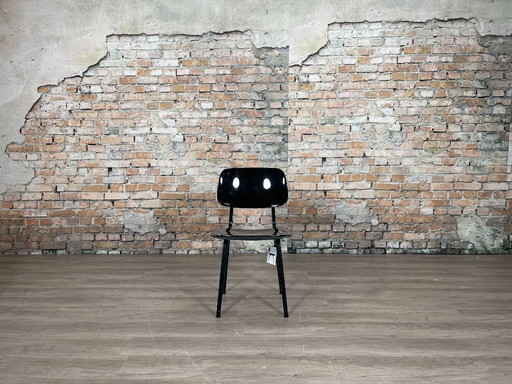 6x Ahrend Revolt Schwarz