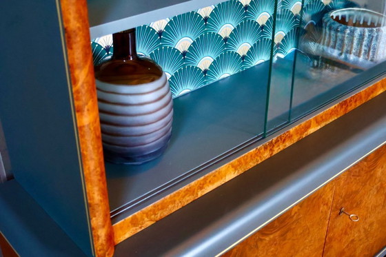 Image 1 of Art-déco-Vitrinenschrank aus Wurzelholz, 1930er Jahre – restauriert in Wellington Green