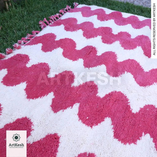 Alfombra marroquí de lana tejida a mano, 250x150 cm, estilo tradicional.