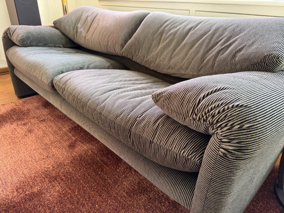 Cassina Maralunga ruime 2,5 zits – 2 zitsbanken, Textile (photo 5 of 5)