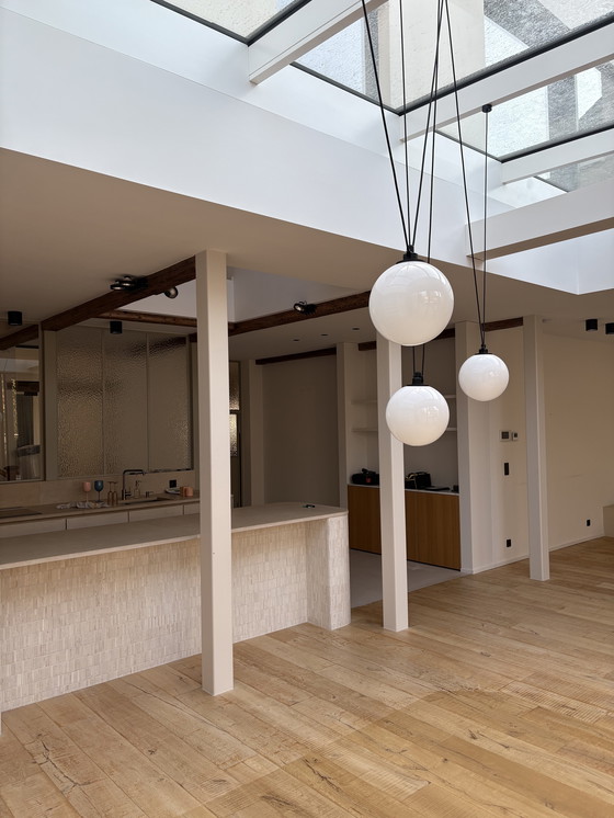 Image 1 of SUSPENSION, LES ACROBATES DE GRAS N°325, OPALINE, Ø25CM, H25CM - DCW ÉDITIONS PARIS