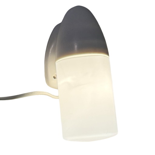 Bauhaus - Wandlamp - Kunststof voet en glazen kap - In de stijl van Wagenfeld / Ifo