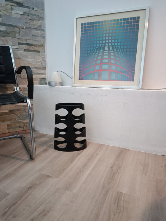 Image 1 of Flessenrek van Ran Lerner voor Umbra 2009