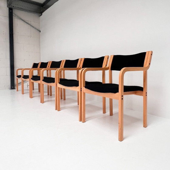 Image 1 of Ensemble de 8 chaises de design scandinave par PO Korhonen, années 1980