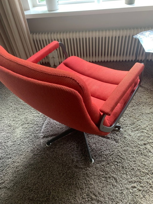 Artifort Wanne/Drehstuhl rot