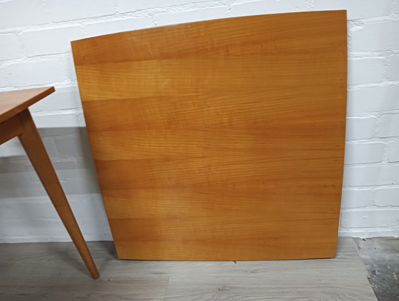 Image 1 of Extendable table