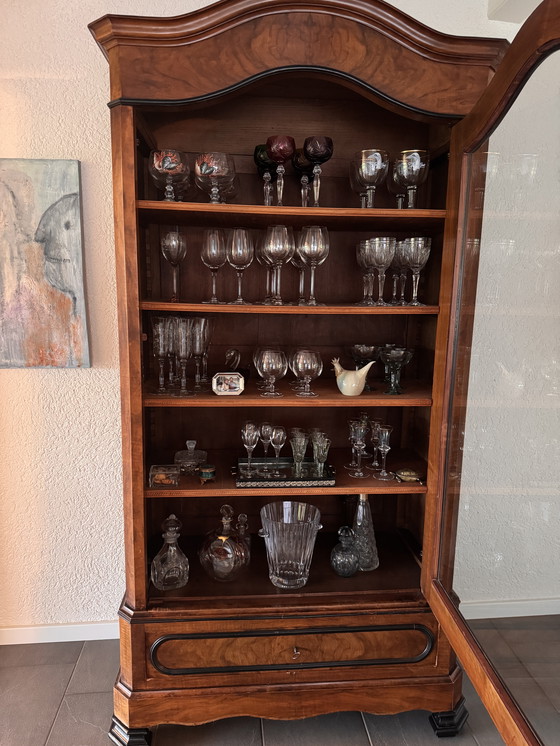 Image 1 of Elegante vetrina in stile classico: un vero gioiello