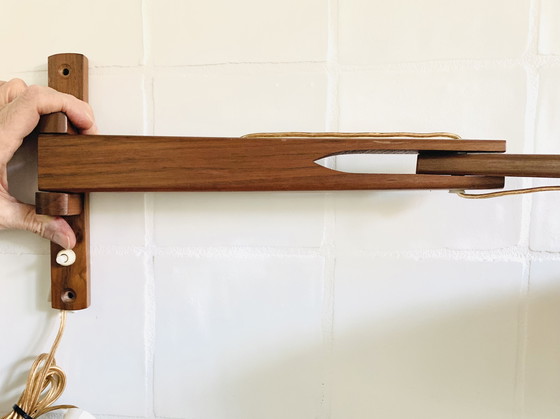 Image 1 of Dänische Lampe aus der Mitte des 20. Jahrhunderts mit hölzernem Scharnierarm