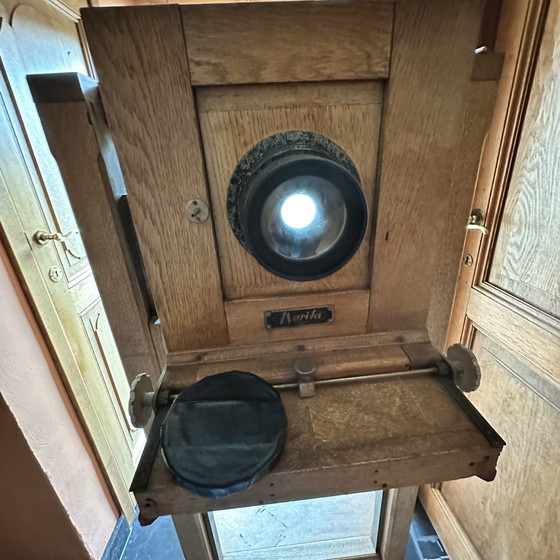 Image 1 of Vintage wooden studio camera on tripod - Narita Belgium