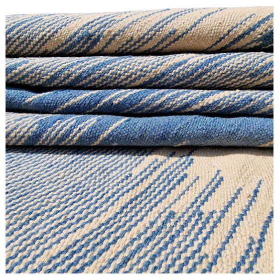 Alfombra Kilim tejida a mano | Diseño Ikat azul moderno | Lana de tejido plano sobre algodón (97 × 72 – Wool (photo 2 of 9)
