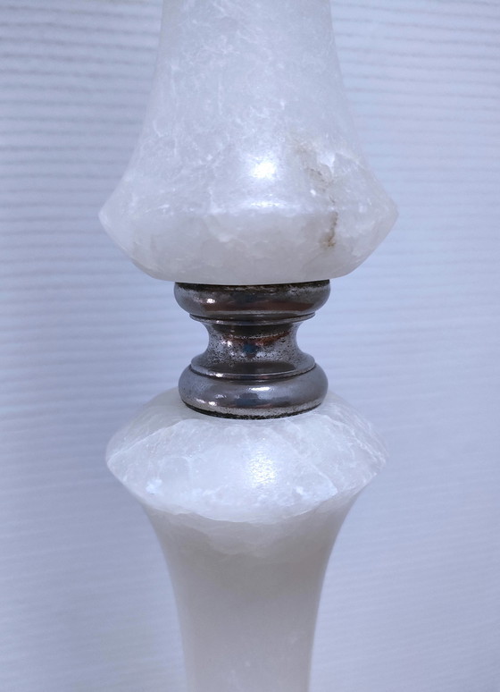 Image 1 of Alabaster-Stehleuchte und Metall-Radkappen 70er Jahre