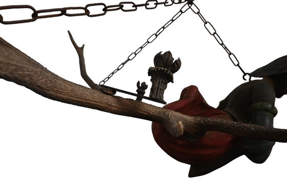 Image 1 of Candelabros de madera que representan a una dama noble medieval