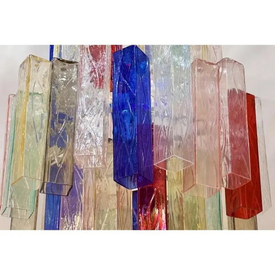 Image 1 of Monumentale, eigentijdse, veelkleurige Italiaanse kroonluchter van Murano-glas met "vierkante schors"-afwerking.