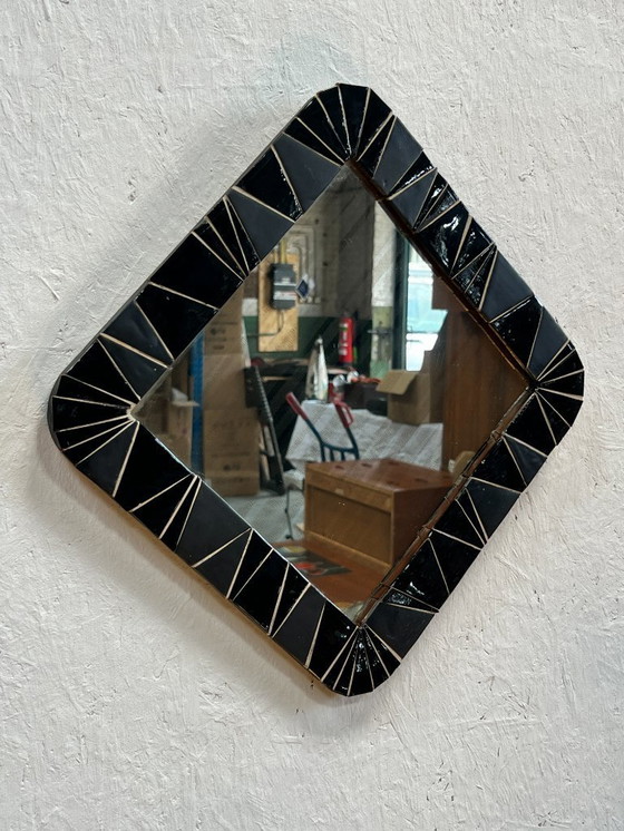 Image 1 of Miroir vintage avec bordure en céramique, carré ou losange, années 1960