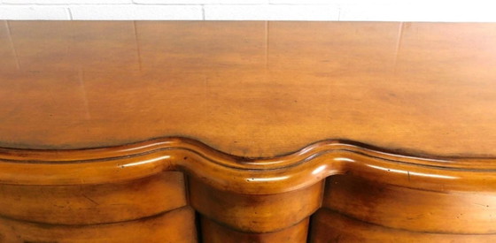 Image 1 of Traditionele dressoir/ladekast met 8 laden van fruithout van Century Furniture