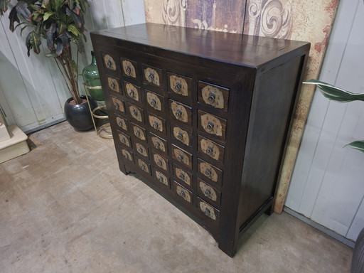 Antike chinesische Kommode, Apothekerschrank, Aktenschrank, Maße 105 x 42 cm und 100 cm hoch.