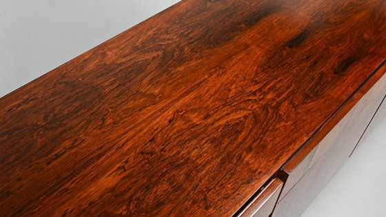 Image 1 of Ib Kofod-Larsen, Rozenhout Credenza. Denemarken, ca.1960