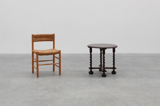 Image 1 of Mesa auxiliar rústica redonda de roble trenzado con cebada, Francia, década de 1950