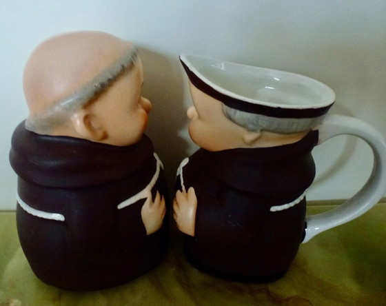 Image 1 of Sucrier et pot à lait vintage Goebel Friar Tuck Monk en 2 pièces d'Allemagne de l'Ouest.
