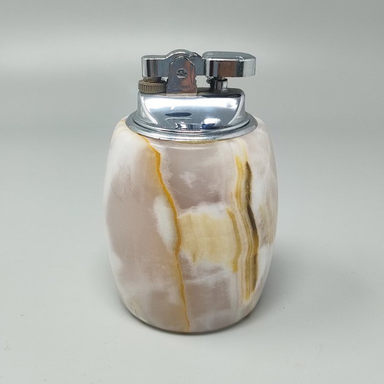 Italiaanse onyx rookset in mid-century modern stijl uit de jaren 60 met tafelaansteker en asbak. Normale (photo 6 of 12)