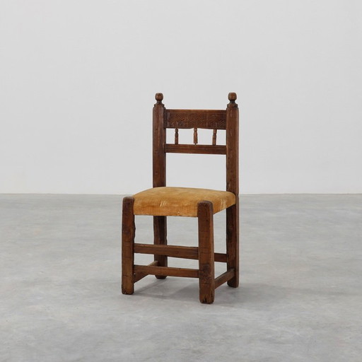 Sedia laterale spagnola in rovere intagliata a mano del XIX secolo con seduta in velluto