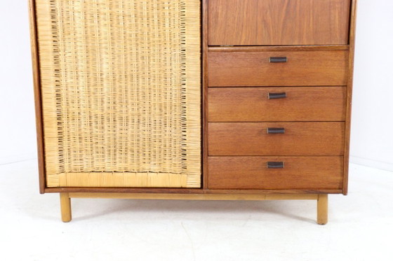 Image 1 of Armadio vintage per ragazze di Sebastian Muggenthaler