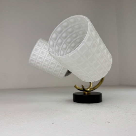 PAAR VINTAGE DUBBELE OPALIJNEN WANDLAMPEN UIT DE JAREN 1950 – Glass (photo 2 of 15)