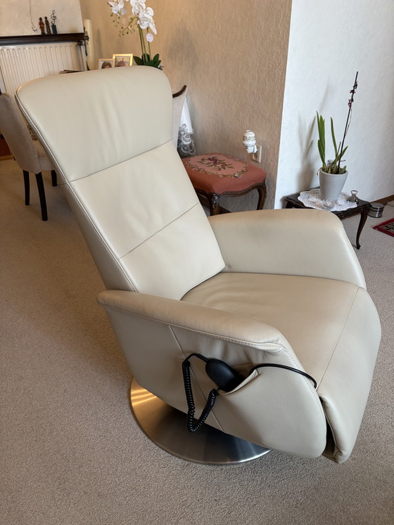 Image 1 of Sillón reclinable eléctrico de cuero - Ajustable