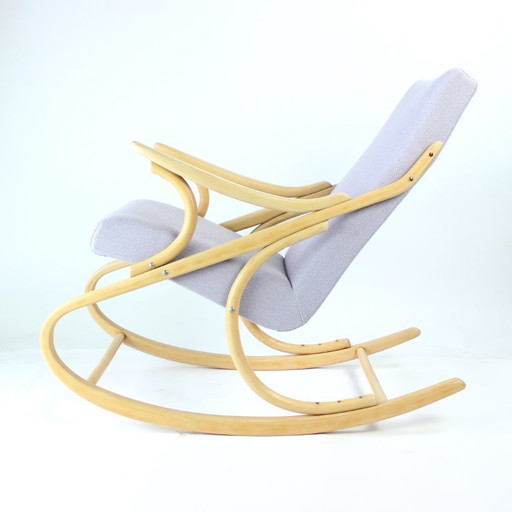 Fauteuil à bascule en bois courbé de style Mid-Century, en chêne blond, par Ton, Tchécoslovaquie, années 1960