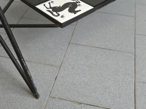 Image 1 of Vintage keramische bijzettafel uit de jaren 50 met paardenmotief, in rockabillystijl uit de jaren 50.