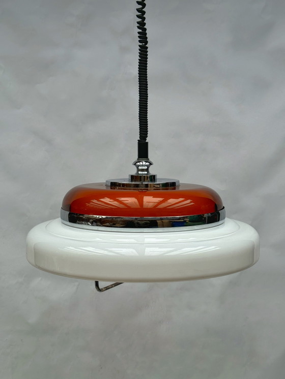 Image 1 of Vintage, imposante hanglamp in oranje en wit, geïnspireerd op het ruimtetijdperk | Verstelbaar Belgisch design, jaren 70