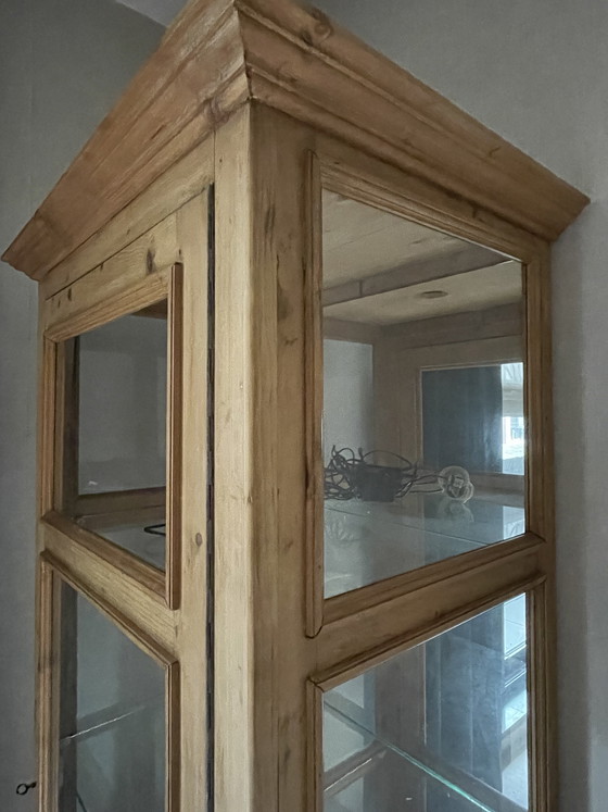 Image 1 of Vitrinekast