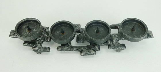 Image 1 of Gietijzeren kandelaar uit het midden van de vorige eeuw, brutalistisch design, echte vintage kandelaar uit de jaren 60/70.