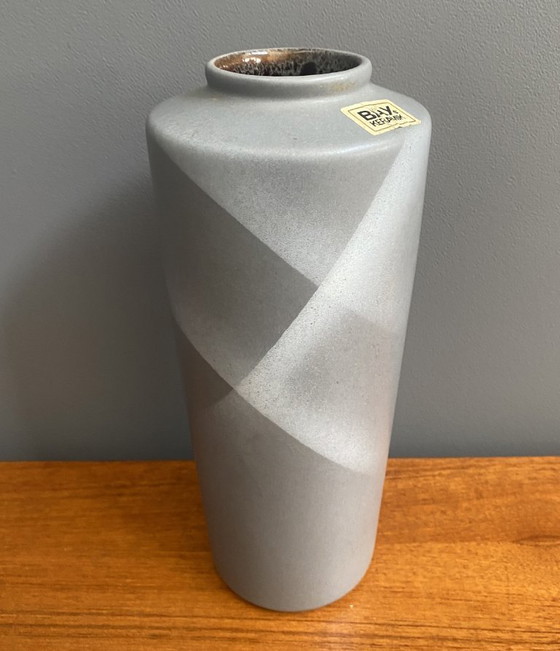 Image 1 of Modernist Vase by Bay  model 690 25 1970s WGP 